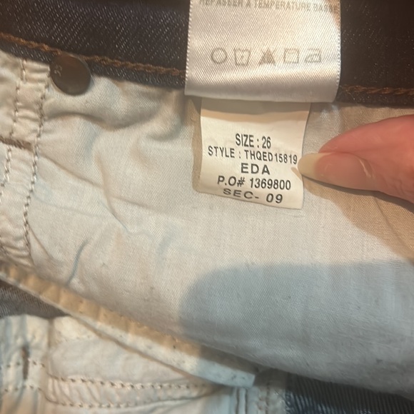 JOE'S JEANS Wide Cuffed Cropped Mid Rise Jean size 26 - Picture 8 of 10